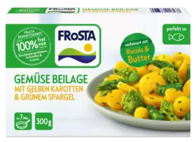 Gemüse Beilage mit gelben Karotten und grünem Spargel